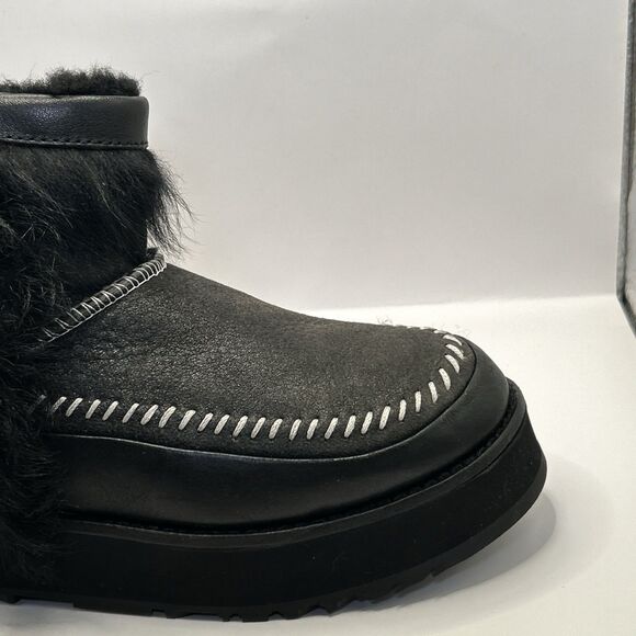 UGG Fluff Punk Black Platform Boots Sheepskin Lined Size 6 STORE MODEL Womens - Picture 10 of 16